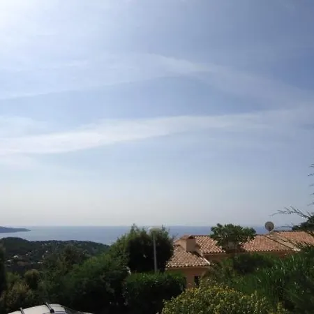 Joli Rez De Jardin Résidence Avec Piscine * Cavalaire-sur-Mer