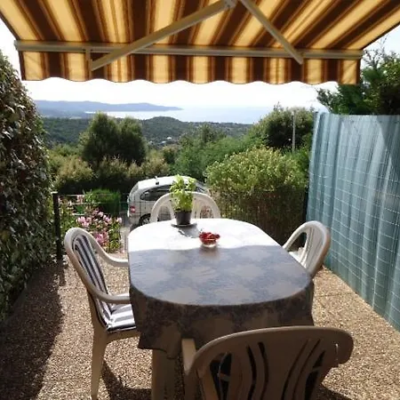 Joli Rez De Jardin Résidence Avec Piscine * Cavalaire-sur-Mer